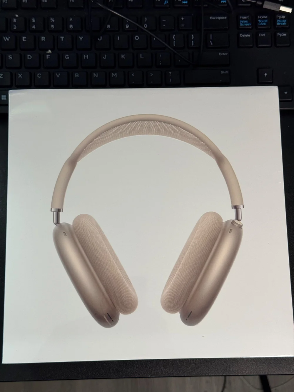 Apple AirPods Max — Gold (Beige) Over-Ear Headphones